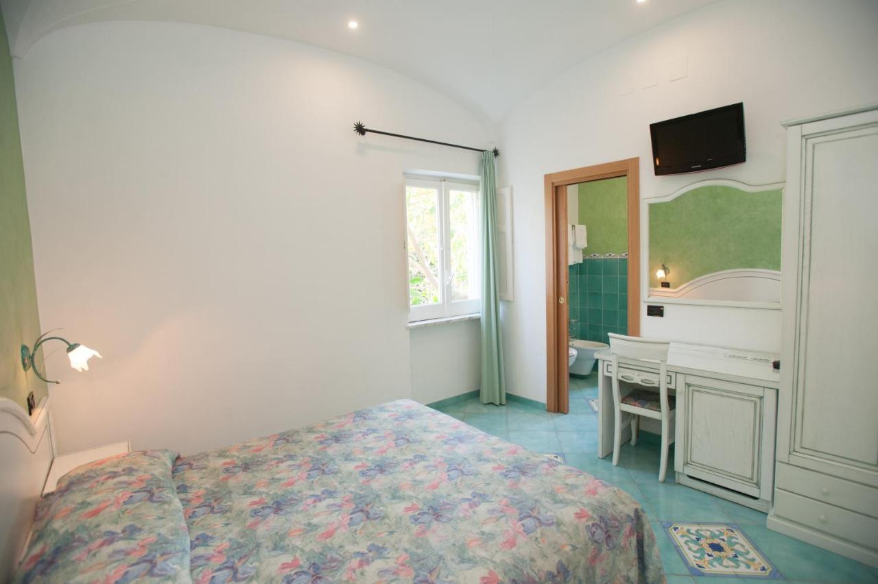 Hotel Villa Sirena - Thermae & Spa อีสเกีย ภายนอก รูปภาพ