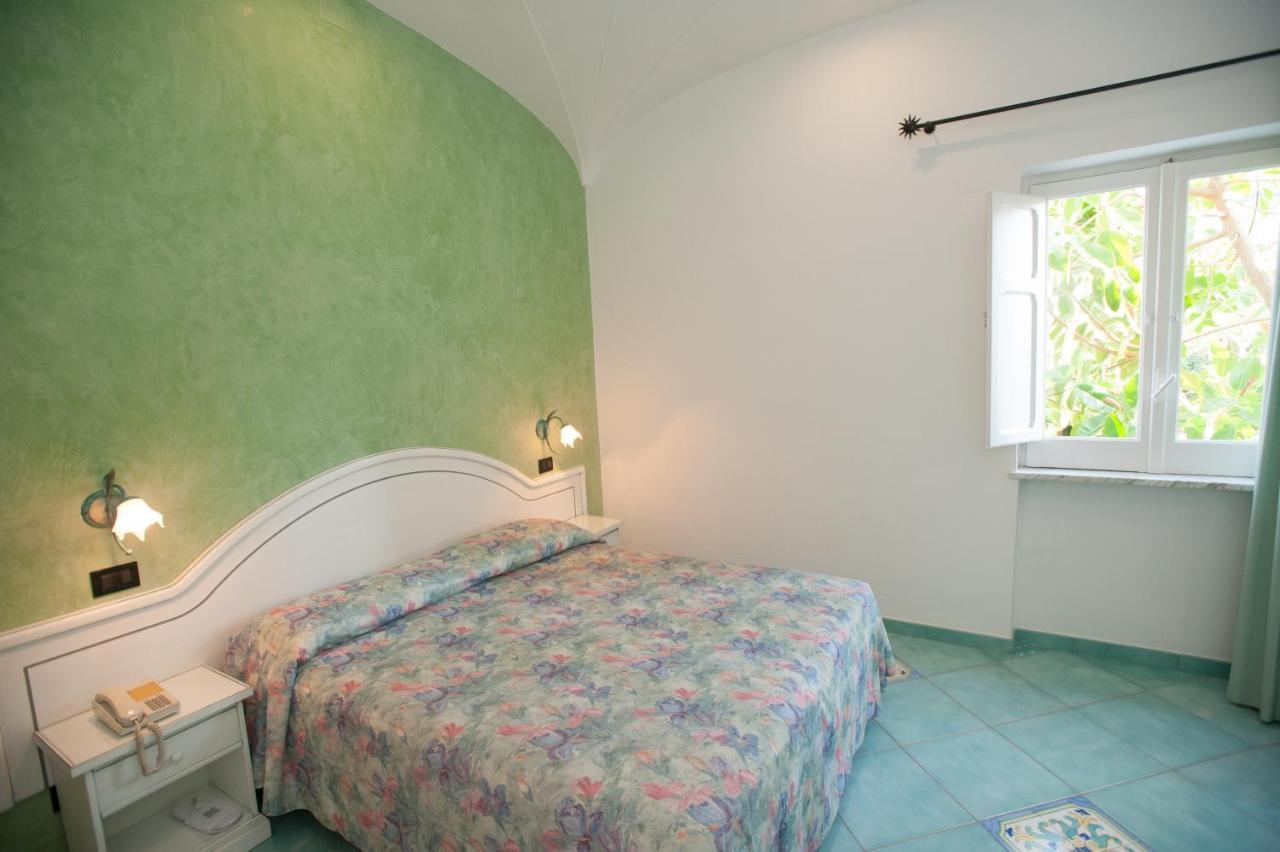 Hotel Villa Sirena - Thermae & Spa อีสเกีย ภายนอก รูปภาพ