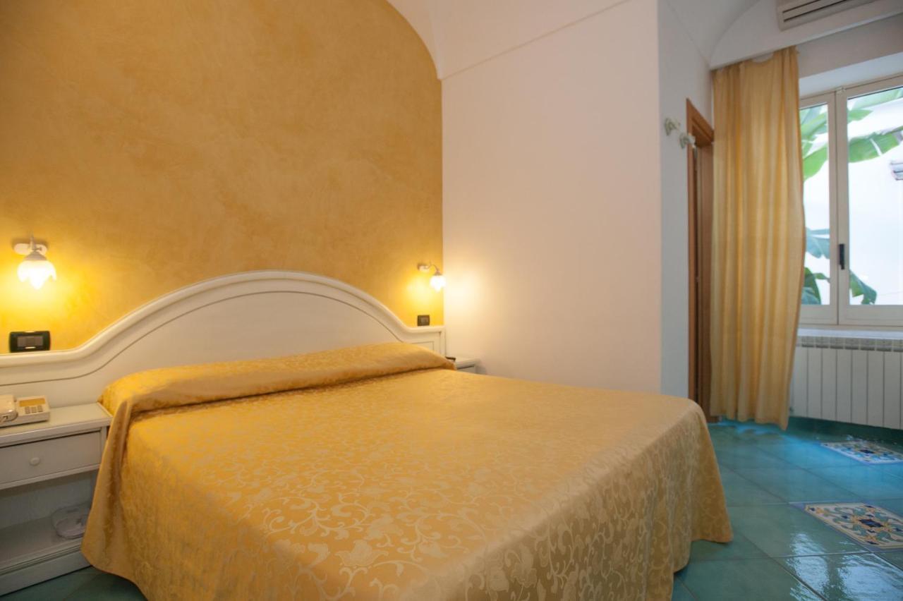 Hotel Villa Sirena - Thermae & Spa อีสเกีย ภายนอก รูปภาพ